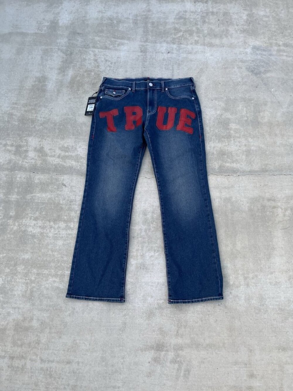 True Religion Men’s Relaxed Bootcut Blue Denim Jeans Medium Wash NWT 36x33.5